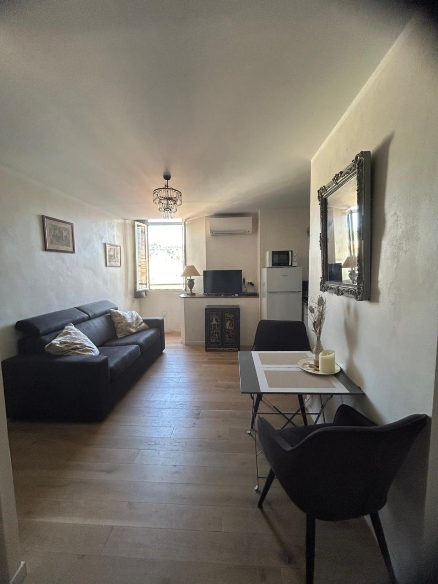 Apartment Grand Entierement Renove Hyper Et Calme *